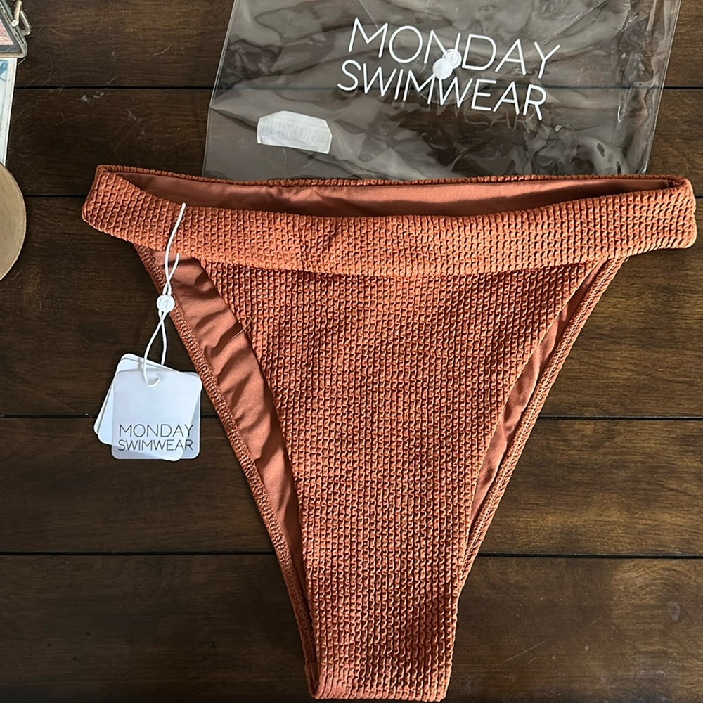 Monday Swimwear - Argentine Bottom - Clay Crinkle - Medium